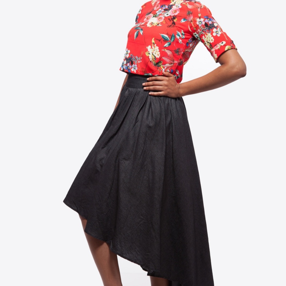 👀1SM left Gracia Hi-Lo Love Skirt